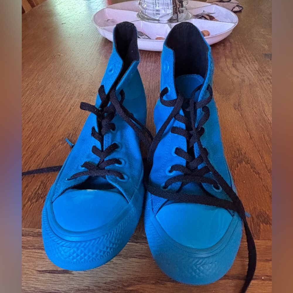 Converse Opi Music is My Muse Men’s 5 Women’s 7